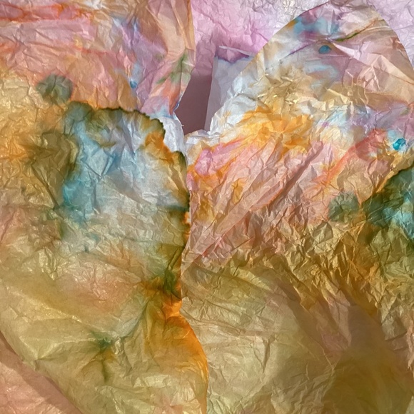 Hand dyed tissue paper(6 pieces with bundle) - Picture 4 of 6